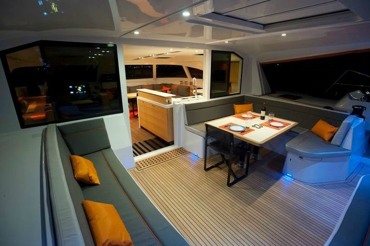 Charter Yacht MYSTIC BLUE