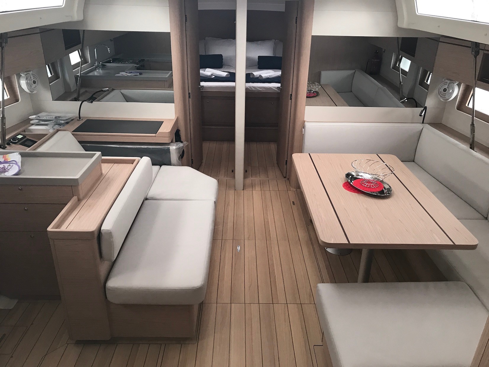 Charter Yacht Beneteau Oceanis 51.1