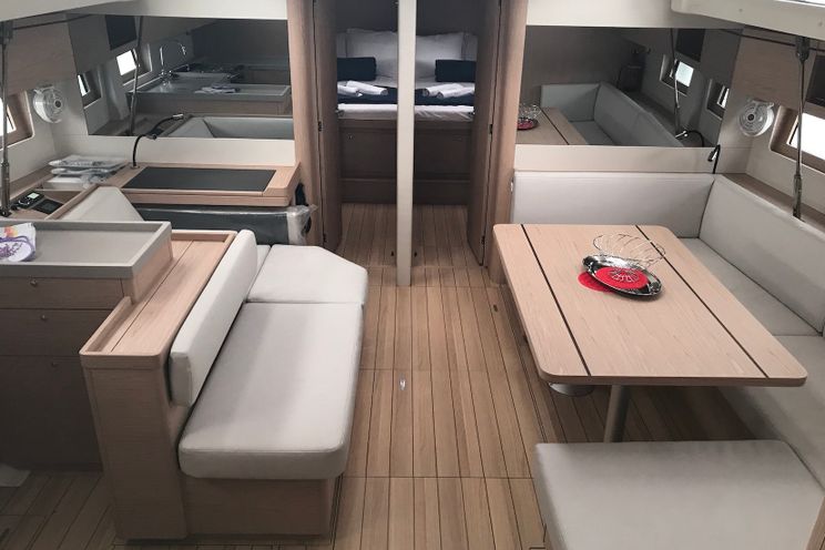 Charter Yacht Beneteau Oceanis 51.1