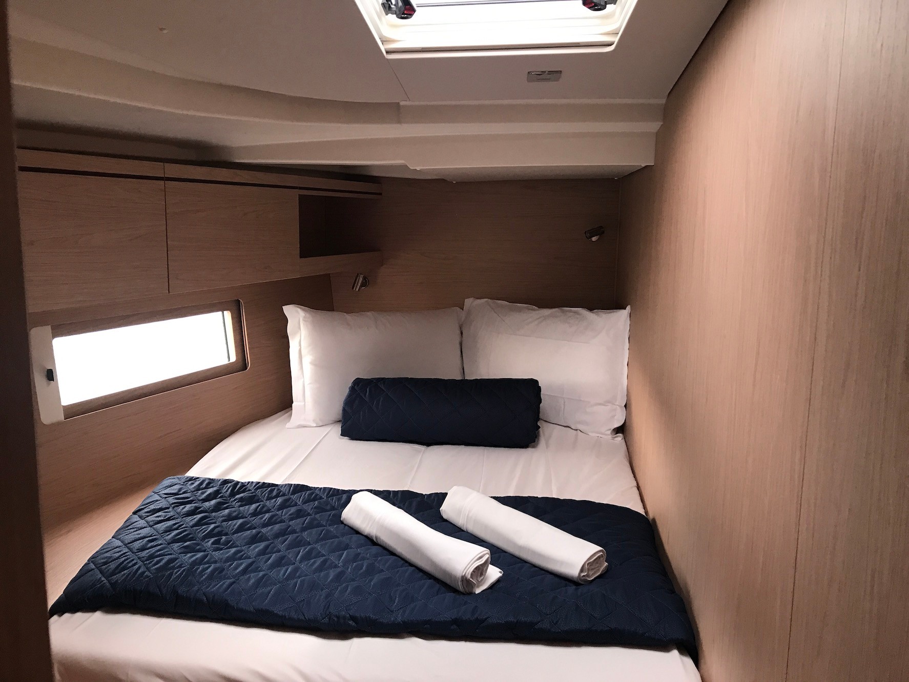 Charter Yacht Beneteau Oceanis 51.1
