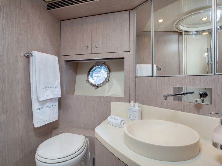 VANQUISH II ensuite