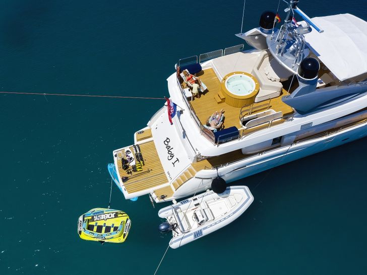 BABY I Sunseeker 105 - aerial aft shot BABY I Sunseeker 105 - aerial aft shot