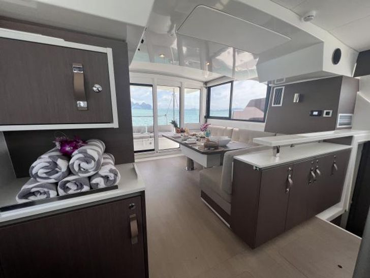 Storage main cabin Storage main cabin