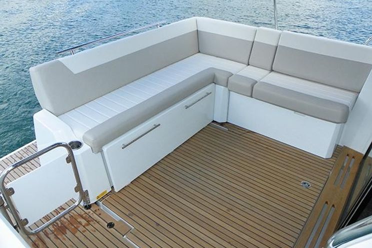 Charter Yacht CHRISTINE - Jeanneau Power NC 33 - Annapolis