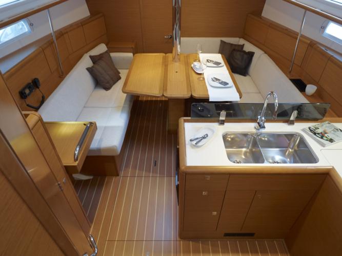 Charter Yacht KOS 379
