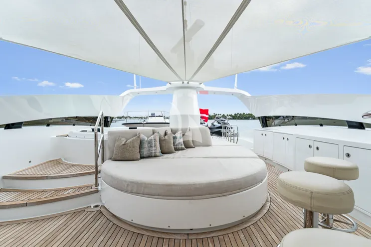 Charter Yacht INVICTUS - Palmer Johnson 123 - 4 Cabins - Nassau - Exumas - Bahamas