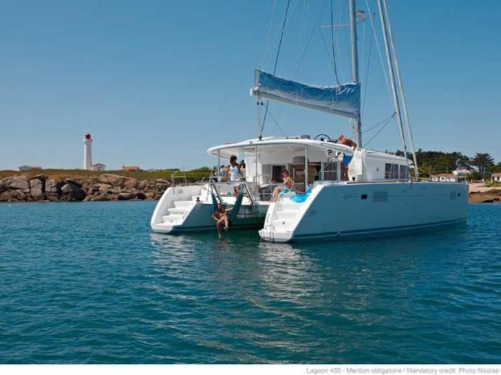 lagoon 450 rear lagoon 450 rear