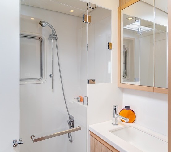 Charter Yacht LAGOON 52 -(4 Double + 1 Twin Bunk + 2 Single Forepeak Cabins)- 2020 - Split - Hvar - Dubrovnik