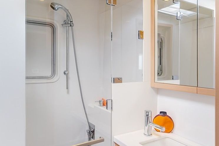 Charter Yacht LAGOON 52 -(4 Double + 1 Twin Bunk + 2 Single Forepeak Cabins)- 2020 - Split - Hvar - Dubrovnik