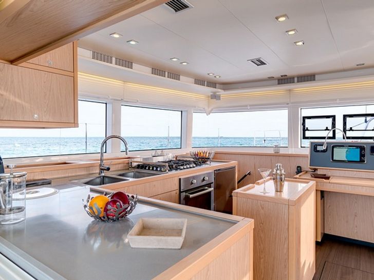 Lagoon 52 - Galley Lagoon 52 - Galley