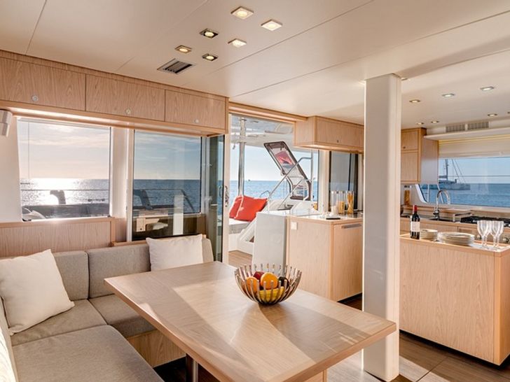 Lagoon 52 - Salon Lagoon 52 - Salon