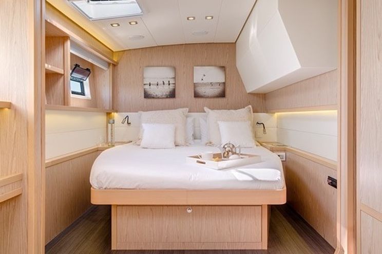 Charter Yacht LAGOON 52 -(4 Double + 1 Twin Bunk + 2 Single Forepeak Cabins)- 2020 - Split - Hvar - Dubrovnik