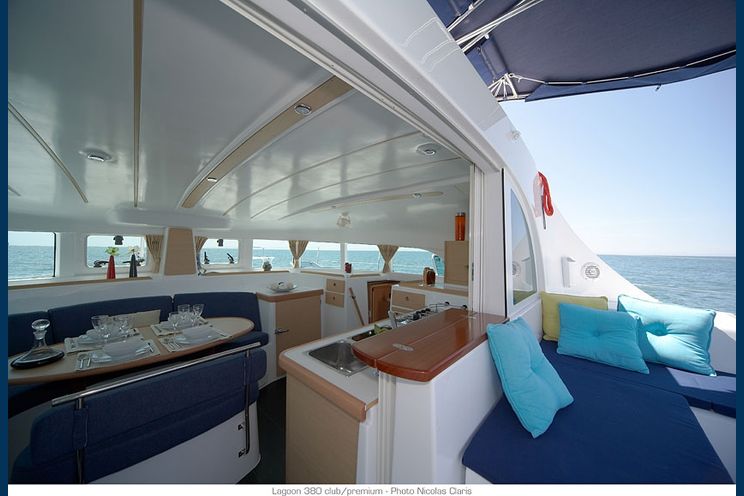 Charter Yacht Lagoon 380 - 2014 - 4 Cabins