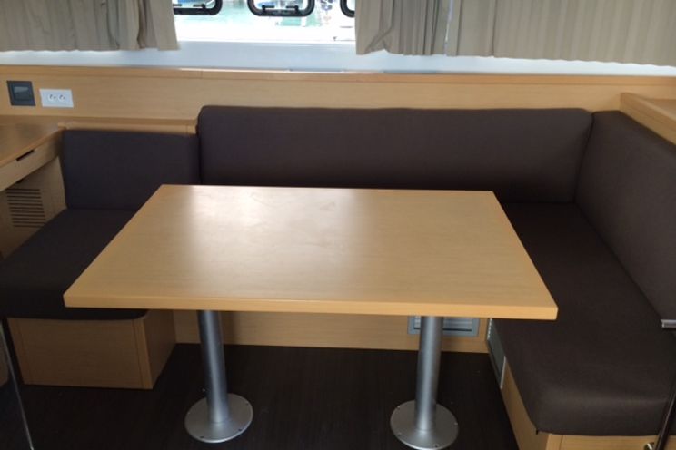 Charter Yacht Lagoon 39 -4 + 2 Cabins - BVI