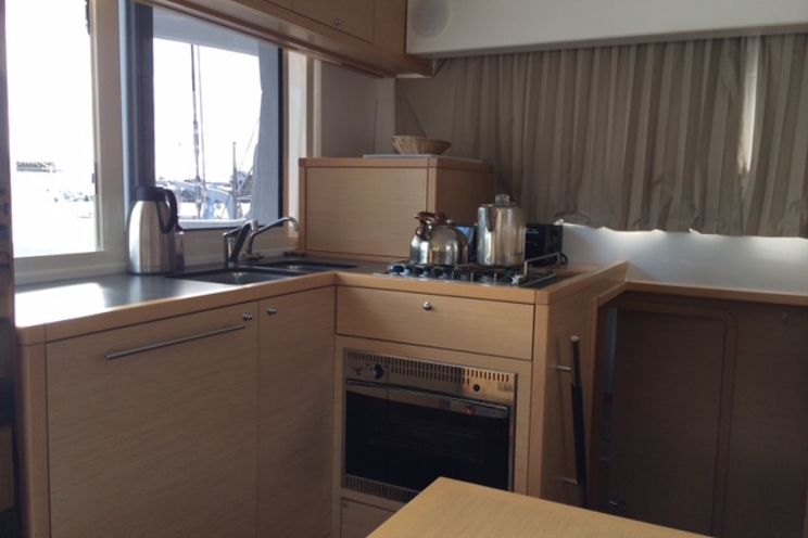 Charter Yacht Lagoon 39 -4 + 2 Cabins - BVI