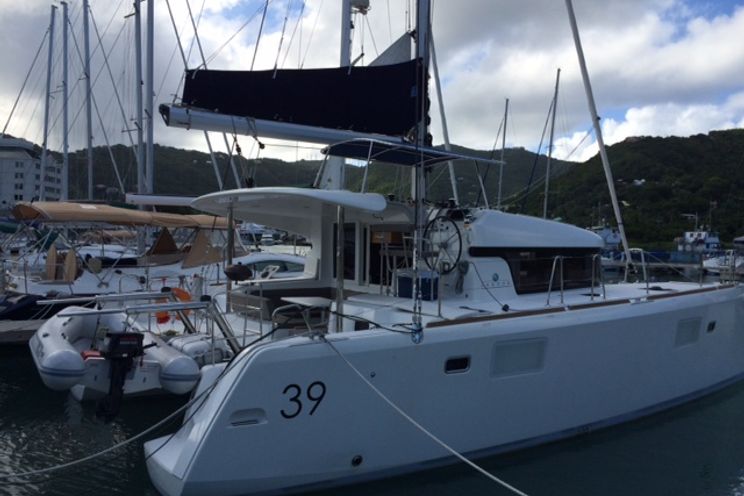 Charter Yacht Lagoon 39 -4 + 2 Cabins - BVI