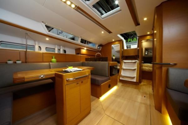 Charter Yacht Louisiana