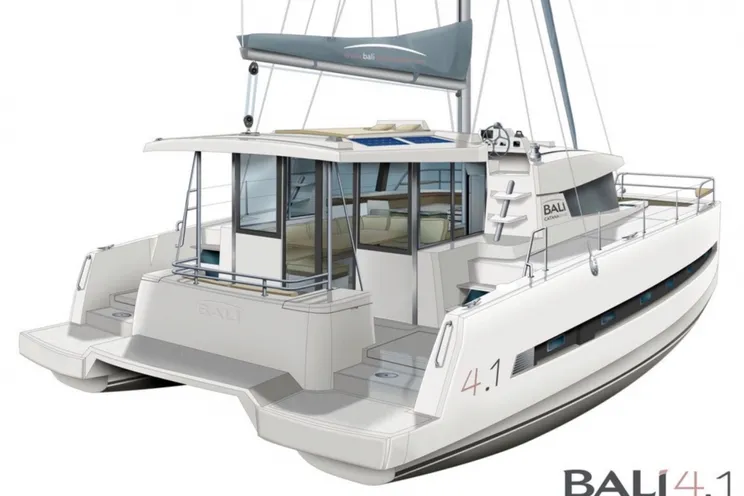 Charter Yacht LU CASA - Bali 4.1 - 3 Cabins - Newport - Nassau