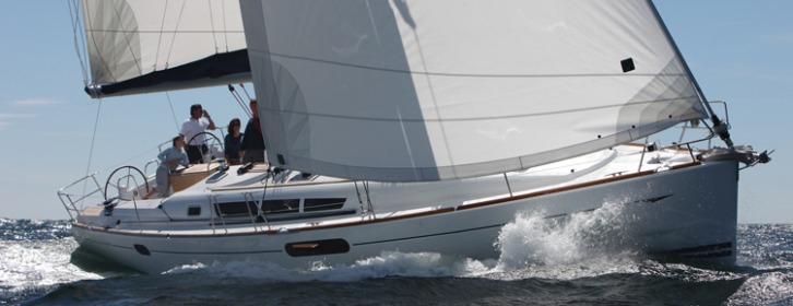 Charter Yacht Lullaby