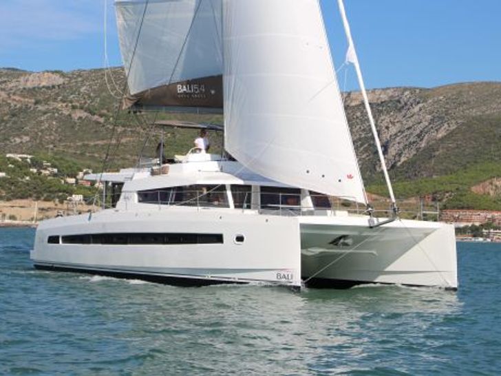 Bali 5.4 - Flybridge Bali 5.4 - Flybridge