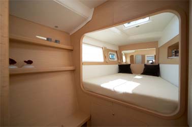 Charter Yacht MANUTEA