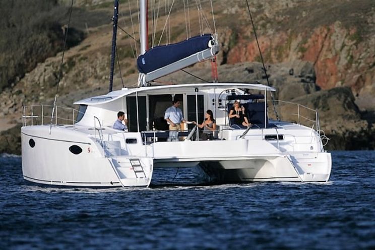 Charter Yacht Fountaine Pajot Orana 44