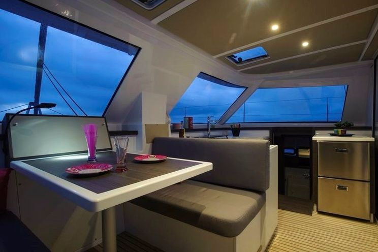 Charter Yacht MYSTIC BLUE