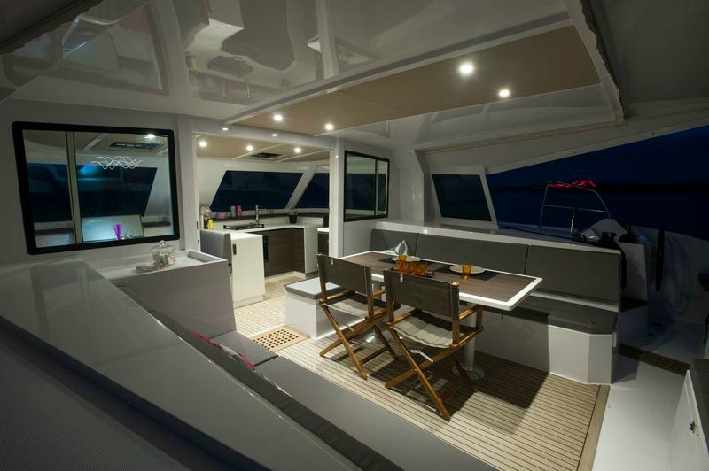 Charter Yacht MYSTIC BLUE