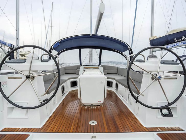 MISS C Jeannneau 54 - twin helms MISS C Jeannneau 54 - twin helms