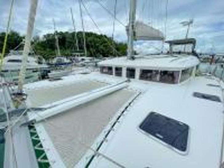 EOS - Foredeck EOS - Foredeck