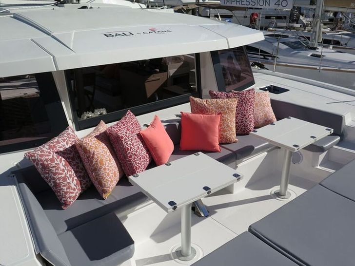 MANWE Bali 4.3 - fore deck MANWE Bali 4.3 - fore deck