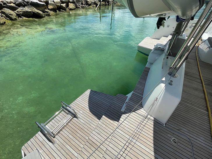 C'EST BON Lagoon 42 - rear deck C'EST BON Lagoon 42 - rear deck