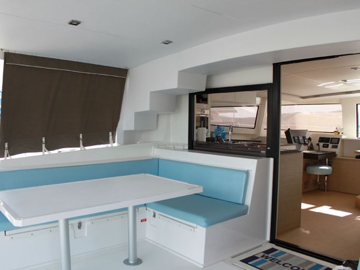 Outdoor dining to the rear Outdoor dining to the rear