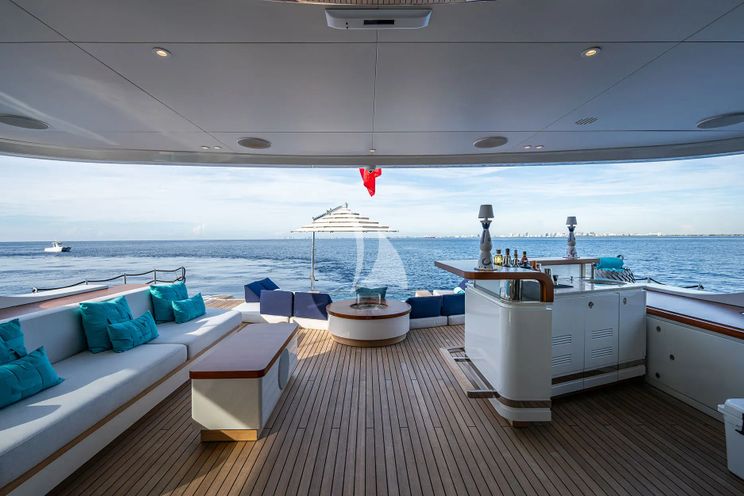 Charter Yacht KINGS LAIR - Benetti Oasis 34m - 5 Cabins - Nassau - Exumas - Bahamas