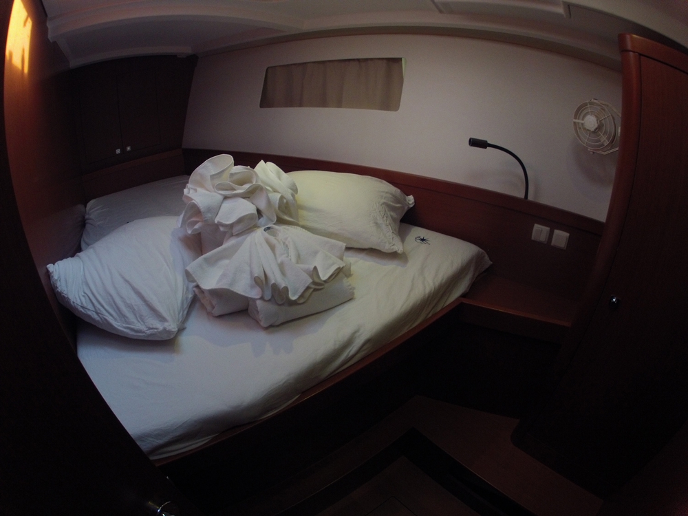 Charter Yacht Beneteau Oceanis 45 - 4 Cabins - Tortola