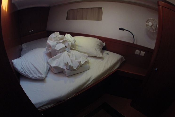 Charter Yacht Beneteau Oceanis 45 - 4 Cabins - Tortola