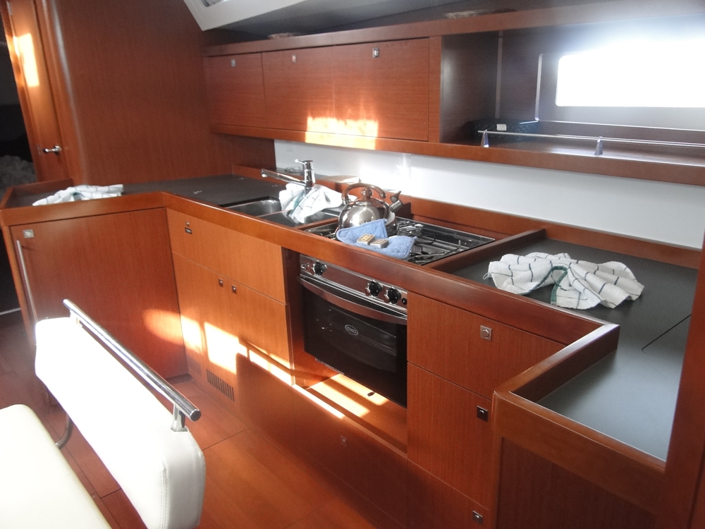 Charter Yacht Beneteau Oceanis 45 - 4 Cabins - Tortola
