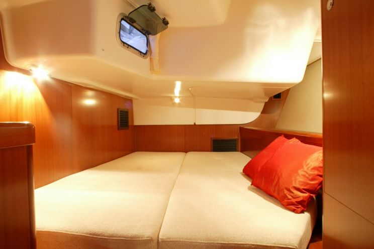 Charter Yacht Oceanis 46 - 4 Cabins - Athens