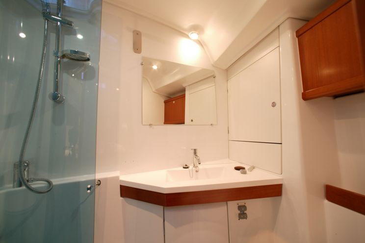 Charter Yacht Oceanis 46 - 4 Cabins - Athens