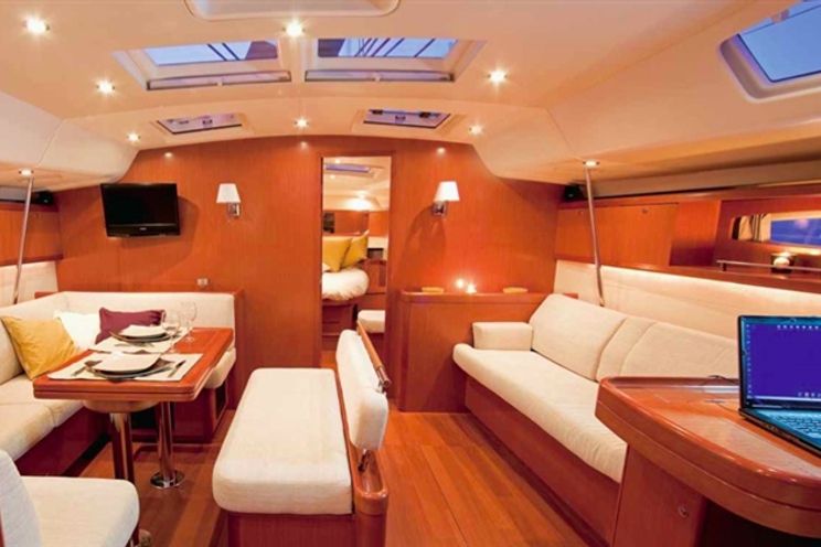 Charter Yacht Oceanis 50 - 5 Cabins - Trogir