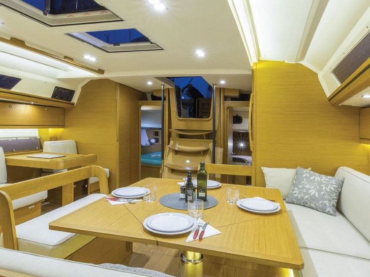 DUFOUR 520 GL - Galley DUFOUR 520 GL - Galley