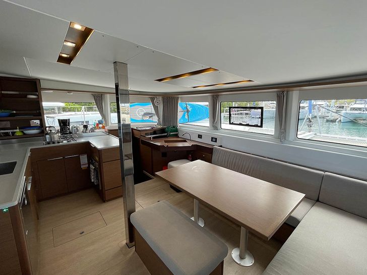 PEBBLES - Lagoon 46 - main saloon PEBBLES - Lagoon 46 - main saloon