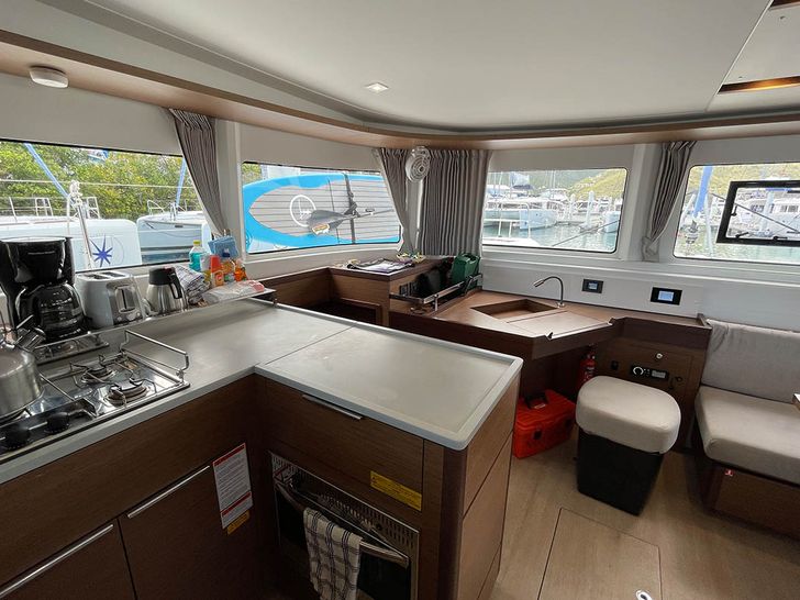 PEBBLES - Lagoon 46 - main saloon PEBBLES - Lagoon 46 - main saloon
