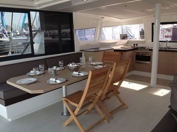 MANWE Bali 4.3 - dining table MANWE Bali 4.3 - dining table