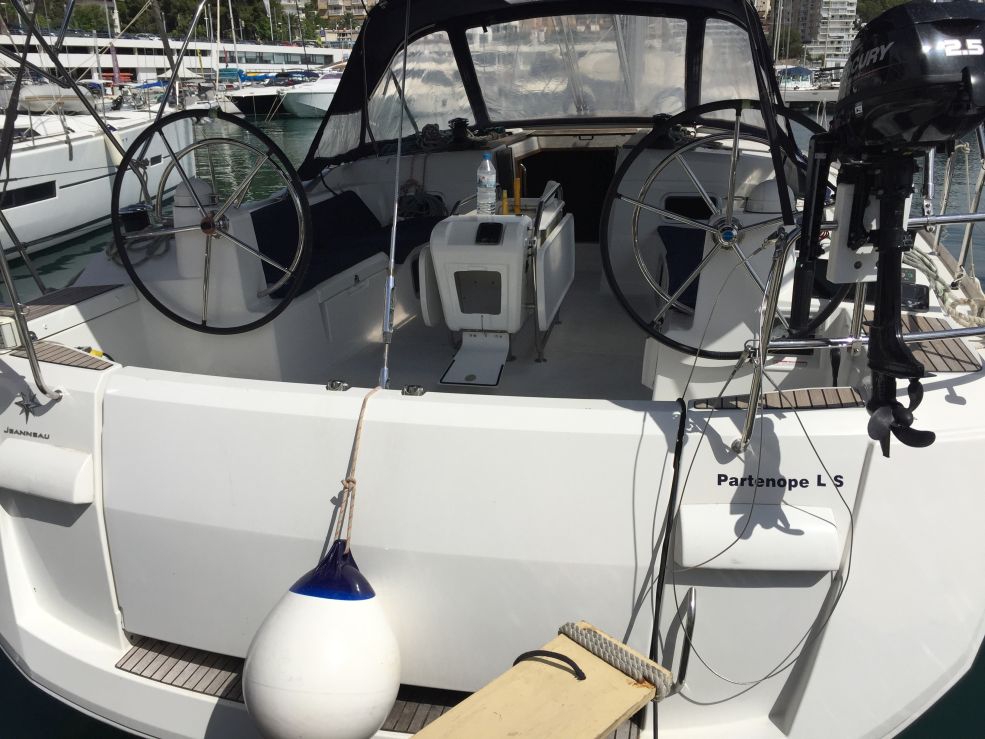 Charter Yacht PARTENOPE