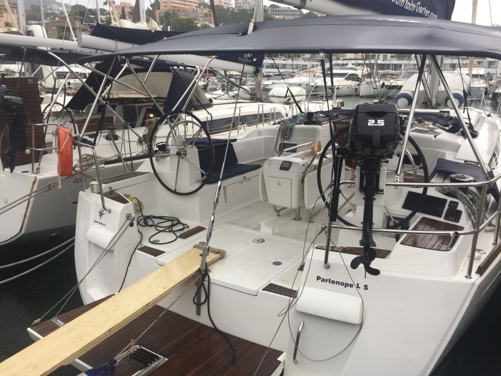 Charter Yacht PARTENOPE