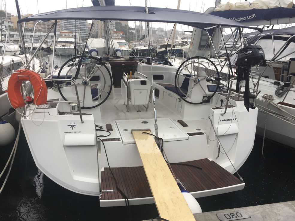 Charter Yacht PARTENOPE