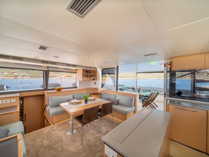 FOR SAIL - Main saloon FOR SAIL - Main saloon