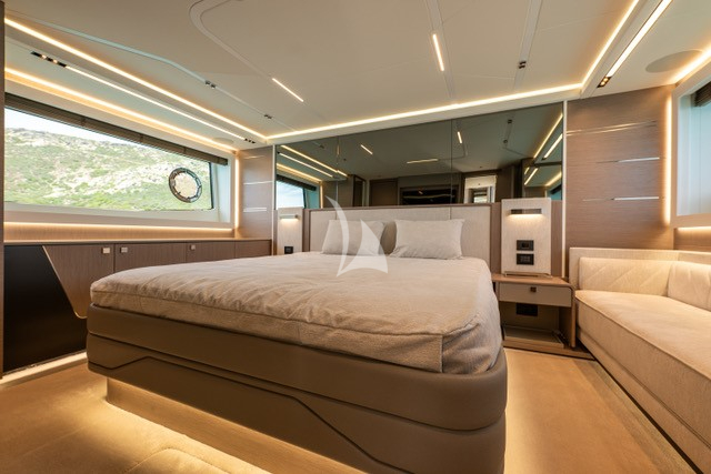 Charter Yacht AQUA - Sunseeker Predator 65 - St Tropez