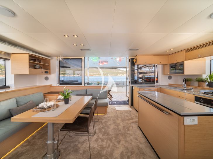 FOR SAIL - Main saloon FOR SAIL - Main saloon